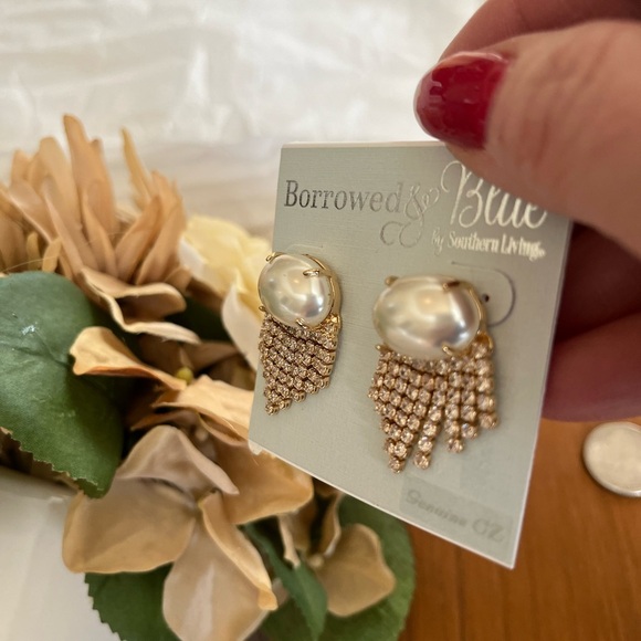 Borrowed & Blue Faux Pearl & Crystal Fashion Earrings Pierced - Picture 3 of 6